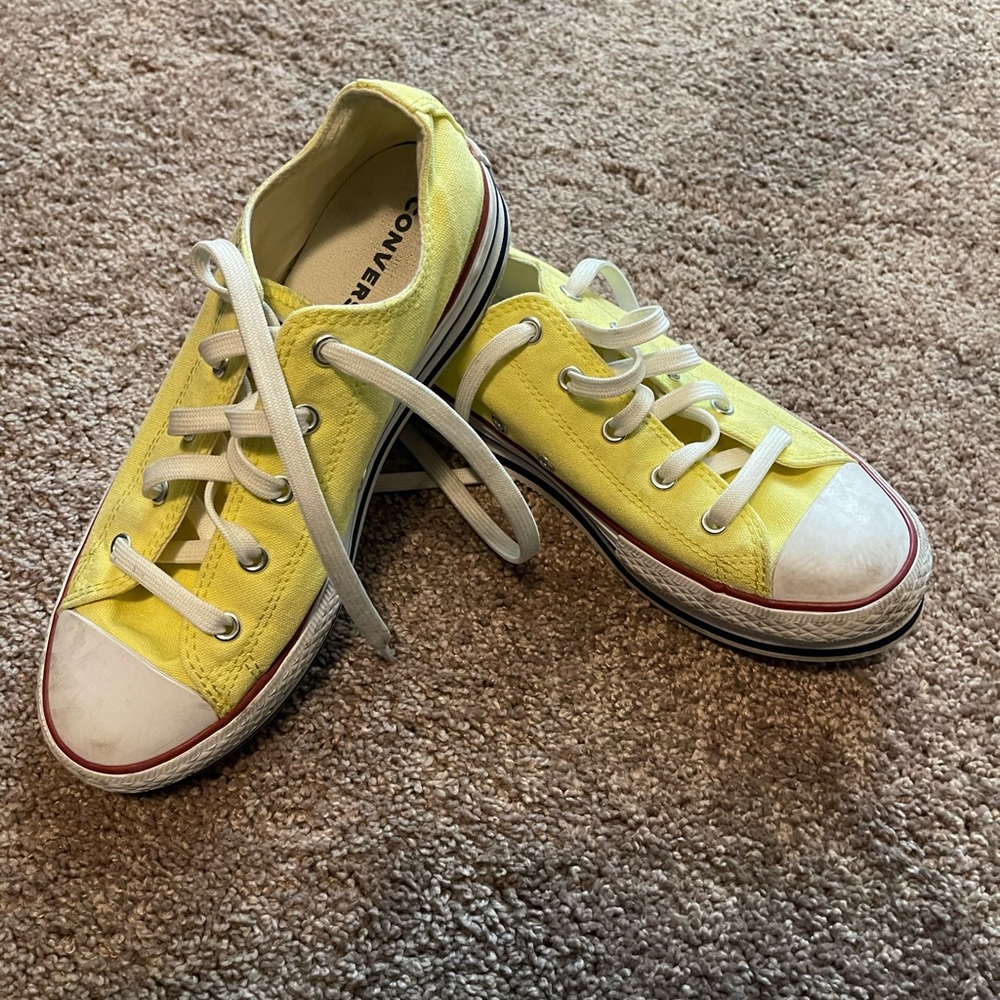Converse size 4 youth